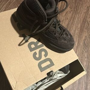 Yeezy Dsrt boot